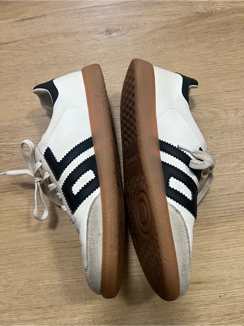 Back 70 Women's Cloud Retro soccer Sneaker - Picture 4 of 6